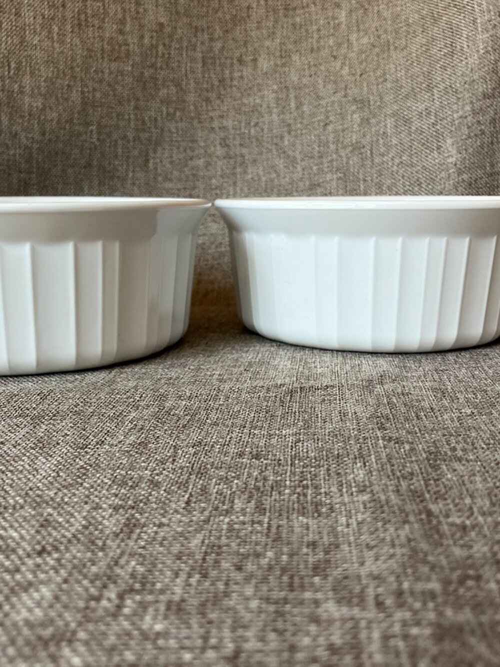 Set of 2 CorningWare French White 16.9oz/500mL Round Casserole / Ramekins F-16-B - Picture 3 of 8